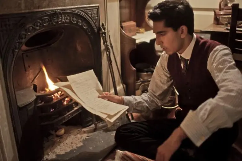 Movie Guide: นักแสดงเจ้าของรางวัลออสการ์ "เจเรมี่ ไอรอนส์" ปะทะฝีมือ "เดฟ พาเทล" ใน "The Man Who Knew Infinity อัจฉริยะโลกไม่รัก"