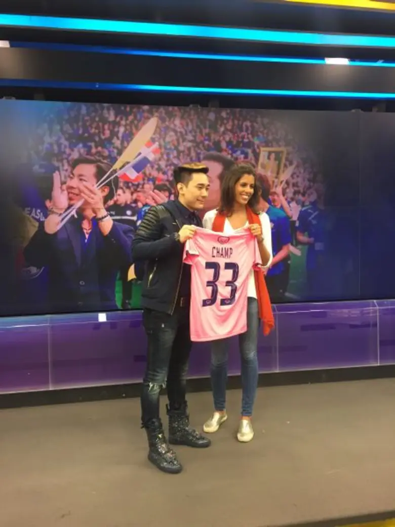 พิธีกรกีฬา ชื่อดัง “แชมป์ พีรพล เอื้ออารียกุล” เป็นปลื้ม CNN บินตรงจากอังกฤษสัมภาษณ์สุดพิเศษ