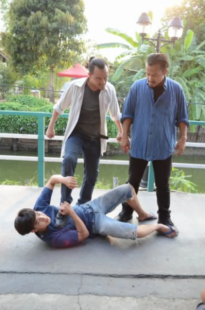 พยายามไม่ตอบโต้พวกนักเลง เพราะพ่อแม่สอนไม...