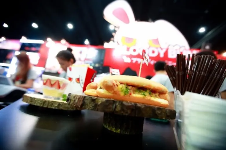 “บลัดดี้ บันนี่” คาแรคเตอร์สายเลือดไทย ประเดิมนำกระต่ายโหด เปิดคาเฟ่แนวใหม่ให้คนรักคาแรคเตอร์