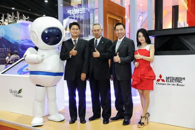 นายมุเนอิสะ โอกาโมโตะ(ที่ 2 จากซ้าย) กรรม...