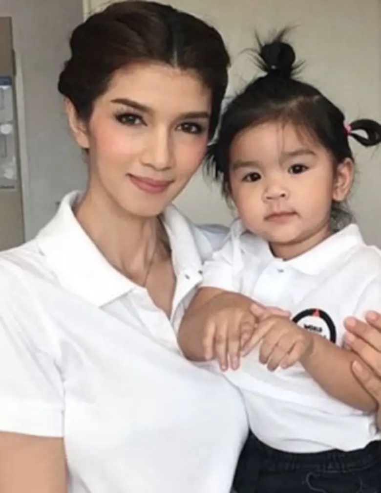 นาทีนี้คงปฏิเสธไม่ได้ถึงความน่ารัก สดใสขอ...