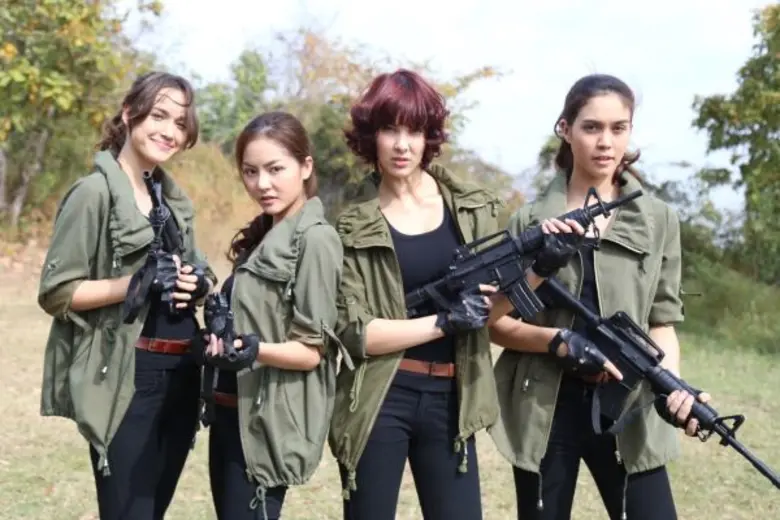 ระหว่างการฝึกอย่างหนัก พริม (แคท) และเนย ...