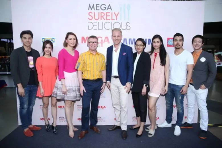 คริสเตียน โอลอฟสัน (กลาง)กรรมการผู้จัดการ...