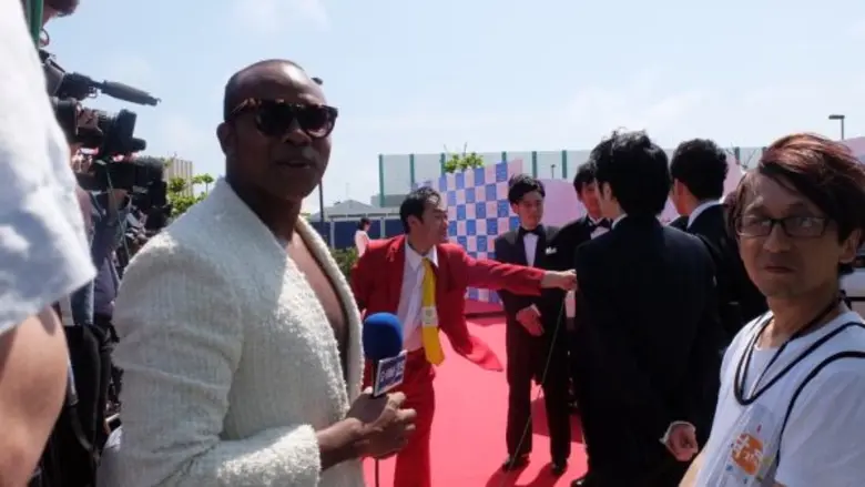 ทีวีไกด์: รายการ "คอหนังข้างถนน" เทปพิเศษ ร่วมงานเทศกาลภาพยนตร์นานาชาติโอกินาว่า ครั้งที่ 8