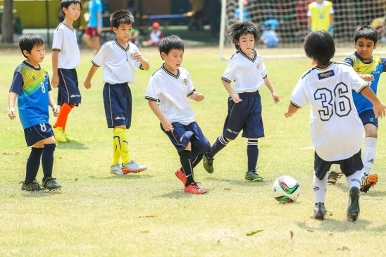 ทีมฟุตบอลนักเรียนโรงเรียนนานาชาติรีเจ้นท์ คว้ารางวัลที่หนึ่งไปครองจากการแข่งขัน TISAC League 2016