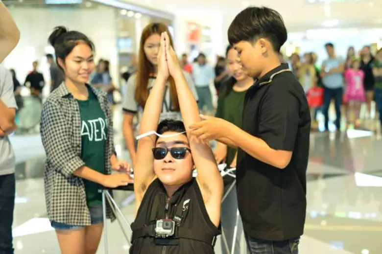 ทีวีไกด์: รายการ "ช่วยฉันที Do Me A Favor (ดูมีอะเฟเวอร์)" “บร๊ะเจ้าโจ๊ก” กับ ภารกิจสุดพลีชีพ ในรายการ “ช่วยฉันที Do me a favor”