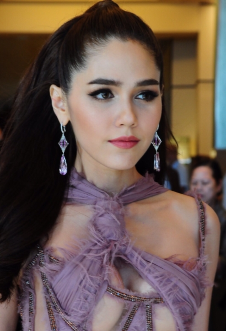 บิ๊กเซอร์ไพรส์จาก “ชมพู่ อารยา” แซ่บสุดในสามโลกกับพรมแดงเมืองคานส์วันนี้