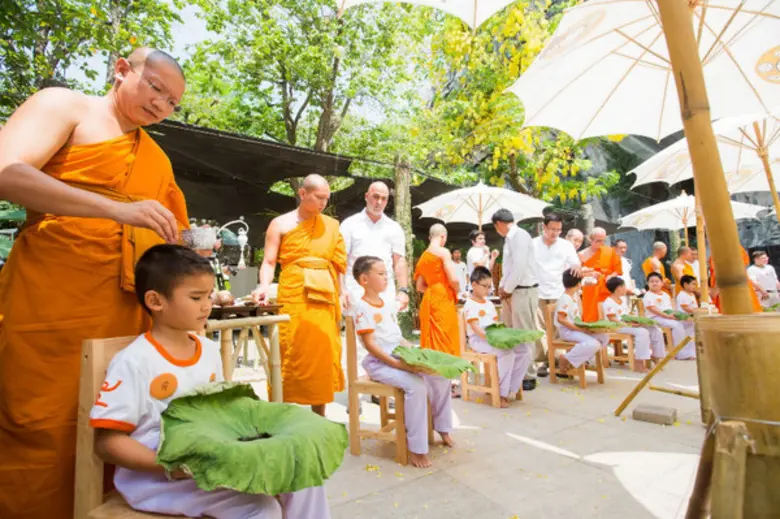 ทรู เชิญชม สามเณร ปลูกปัญญาธรรม ปี 5 แนวคิด "รัก-รอ...