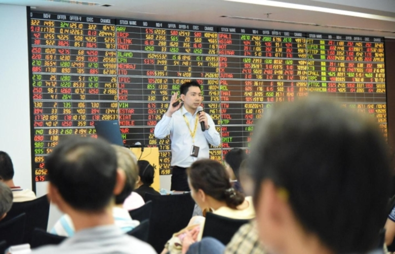 นายสุกิจ อุดมศิริกุล กรรมการผู้จัดการ และ...