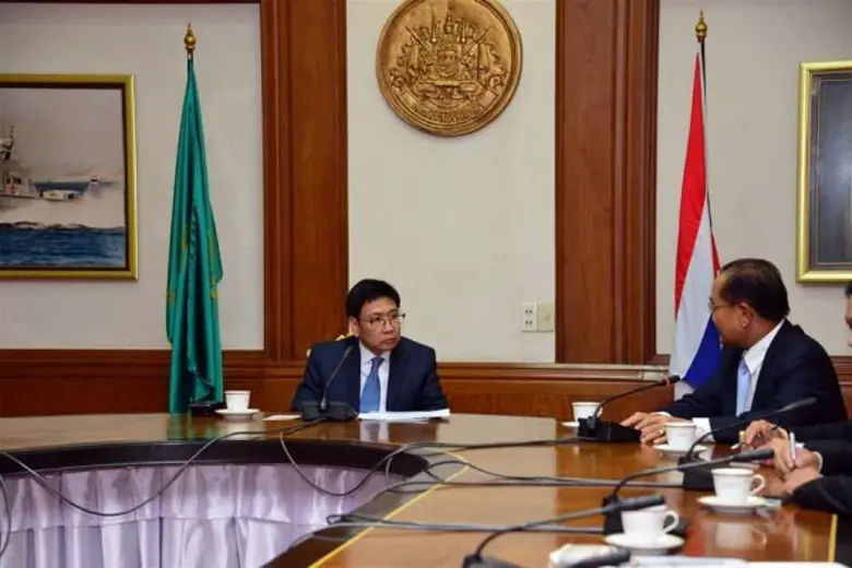 นายกุลิศ สมบัติศิริ อธิบดีกรมศุลกากร ให้ก...