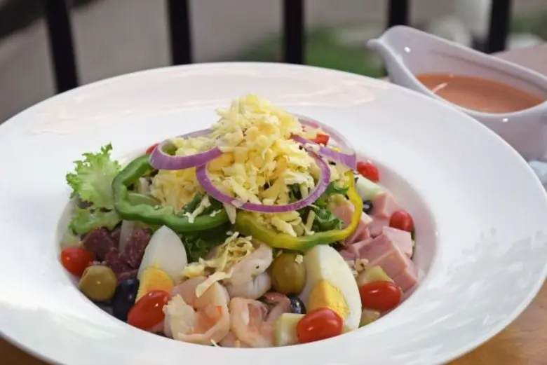 ห้องอาหาร เดอะ คาเฟ่ นำเสนอเมนูสำหรับคนรั...