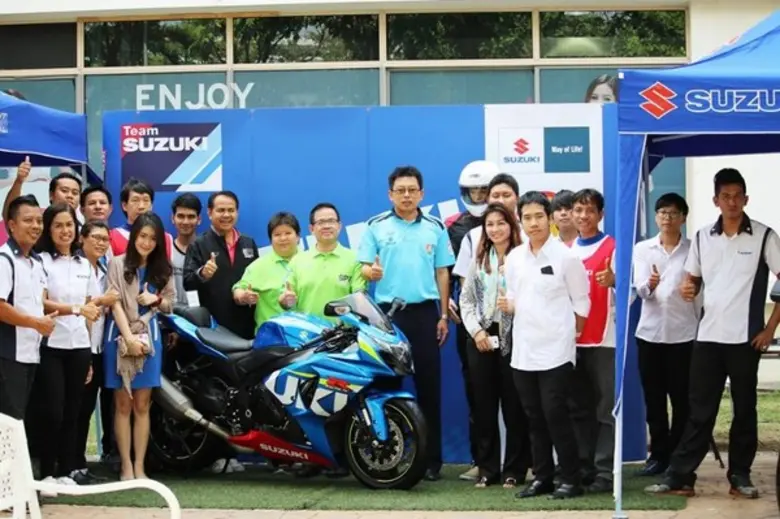 อาจารย์สุรศักดิ์ ทรัพย์เพิ่ม ผู้อำนวยการสำนักงานการ...