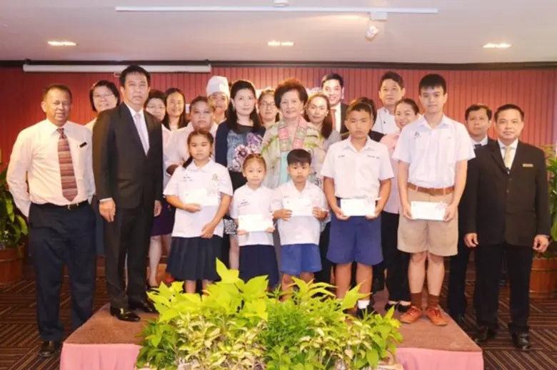 คุณสุนีย์ ทั่งสัมพันธ์ ประธานกรรมการโรงแร...