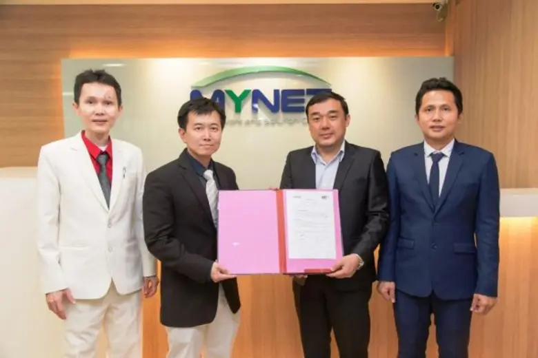 คุณศิริศักดิ์ ปิยทัสสีกุล (ที่ 2 จากซ้าย)...