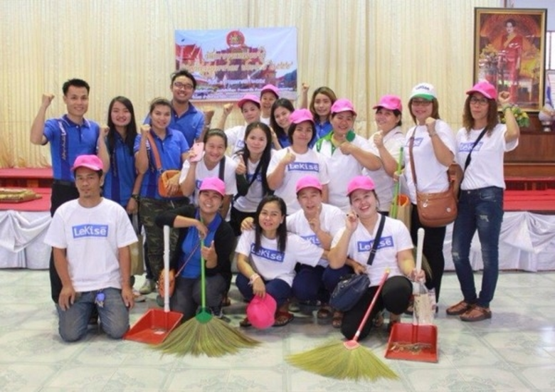 พี่น้องชาวเลคิเซ่ กรุ๊ป (LeKise Group) ผู...