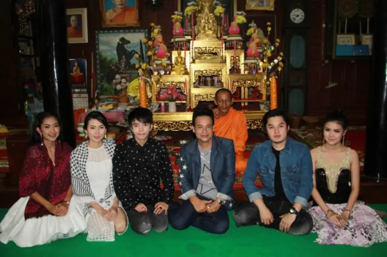 ศิลปิน ค่ายเพลง อาร์สยาม ในเครือ บมจ.อาร์...