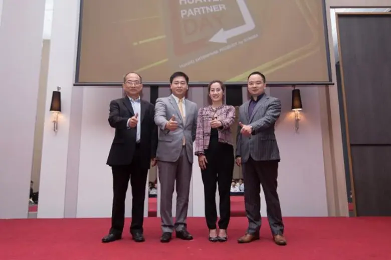 นางสาวสุธิดา มงคลสุธี ประธานเจ้าหน้าที่บร...