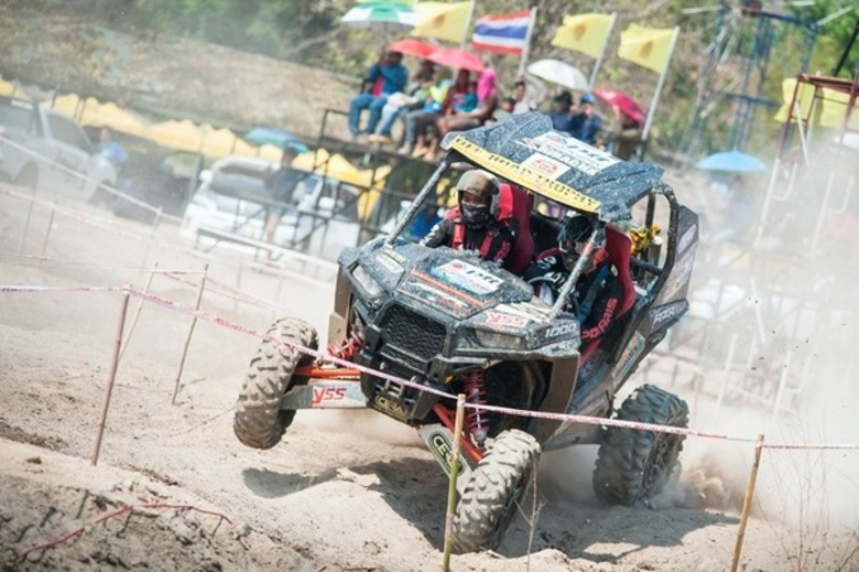 ออฟโรดโทรฟี่ ศึกครานี้ เพื่อคำว่าแชมป์ประเทศไทยจะต้องบินได้ ดำน้ำได้ ดำฝุ่นไปให้ได้กับการแข่งขันสนามที่ 2 สุดมันส์ ณ. อ.เมือง จ.กาญจนบุรี