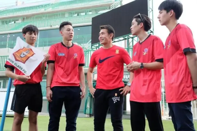 ต้องบอกเลยว่ากีฬาฟุตบอลกับเด็กวัยรุ่นเป็น...