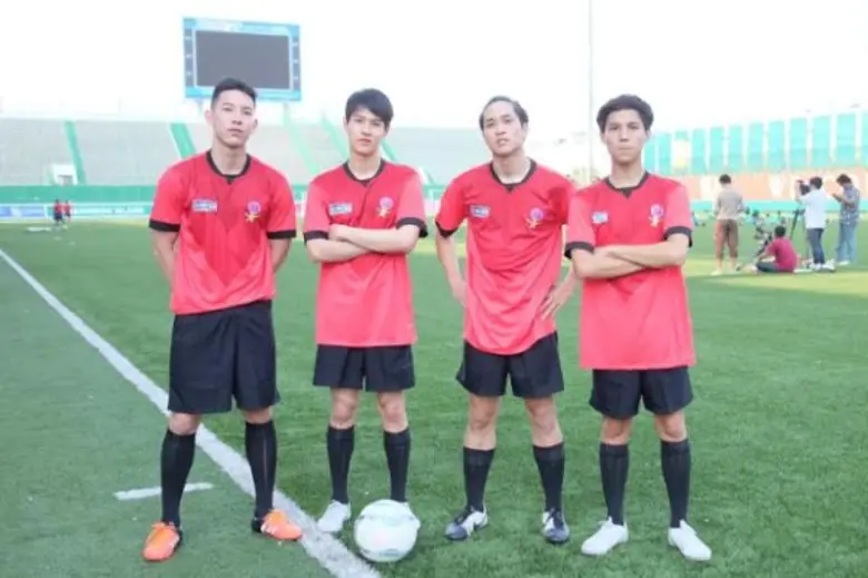 ทีวีไกด์: รายการ “โตแล้ว” ทอย เฟย ปลาย นนทร์ โตแล้ว… เป็นนักฟุตบอลอาชีพ ท้าดวลนักเตะทีมบางกอกกลาส