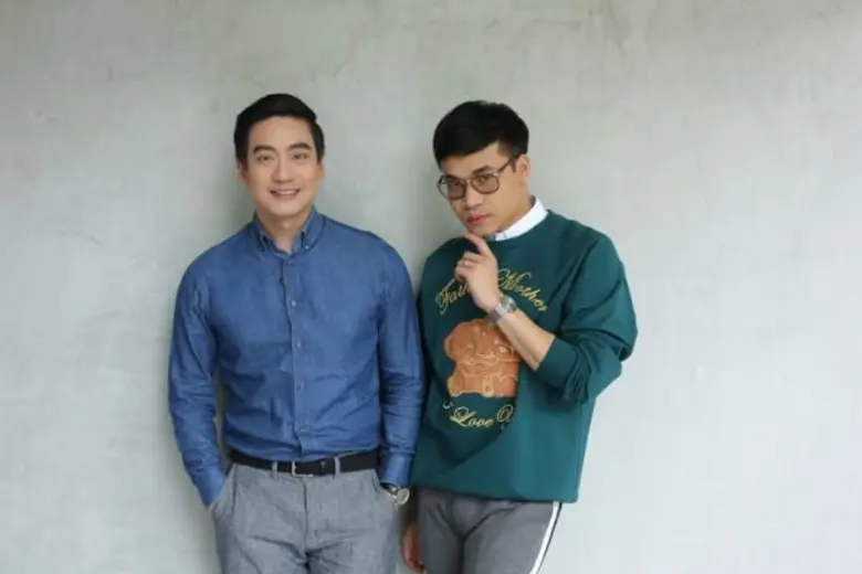 ทีวีไกด์: รายการ “Loukgolf's English Room” “หมอโอ๊ค สมิทธิ์” สอนเทคนิคดูแลผิวให้ “ครูลูกกอล์ฟ" ติดตามใน “Loukgolf's English Room”