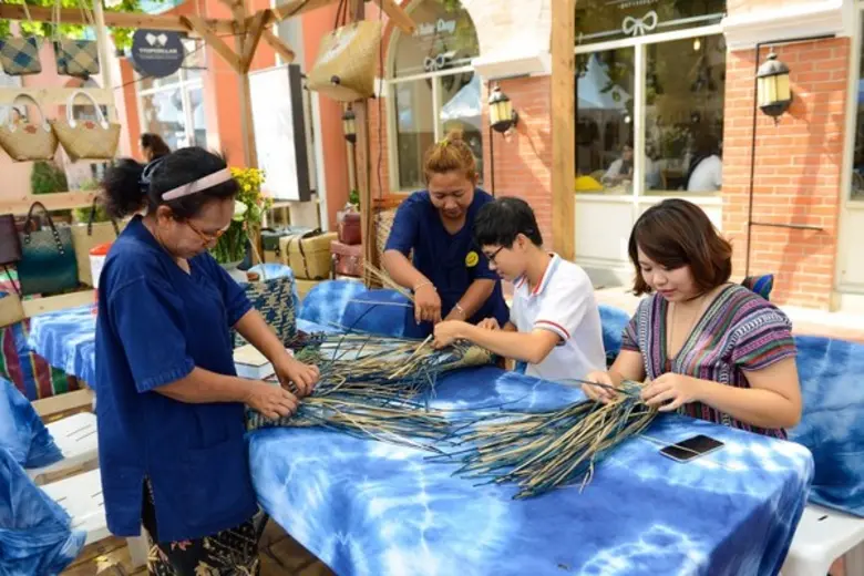 เดอะ เซอร์เคิล ราชพฤกษ์ ฉลองปีใหม่ไทยจัด “สงกรานต์ เฟสติวัล 2016”