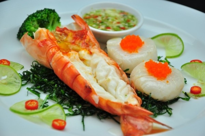 ชวนมาลิ้มรส กุ้งแม่น้ำตัวโต และหอยเชลล์เน...