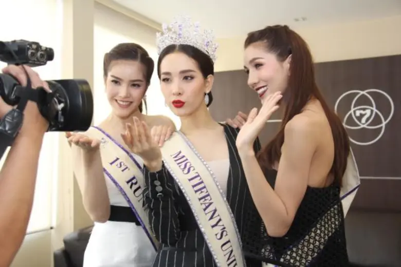 'โม - จิรัชยา’ มิสทิฟฟานี่ ยูนิเวิร์ส 2016 พร้อมรองชนะเลิศ ขอบคุณ ช่อง 7 สี