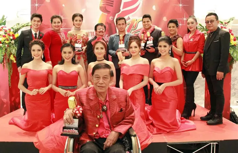 ภาพข่าว: ยินดีรางวัลมหานครอวอร์ดส์