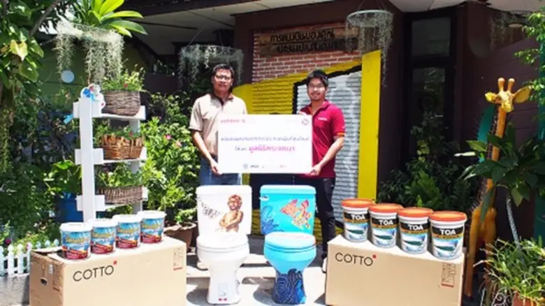 ผ่านไปไม่นานกับการจรดพู่กันแต่งแต้มสุขภัณ...