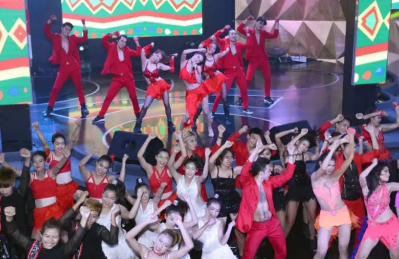 กระแต อาร์สยาม ชวน 5 ทีม Cover สุดปัง! ร่วม Meet & Greet Cover Dance เพรียวแซ่บสะบัด