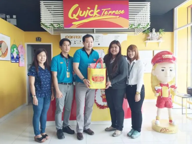 นายยศสรัล แต้มคงคา (ที่ 3 จากซ้าย) ผู้อำน...