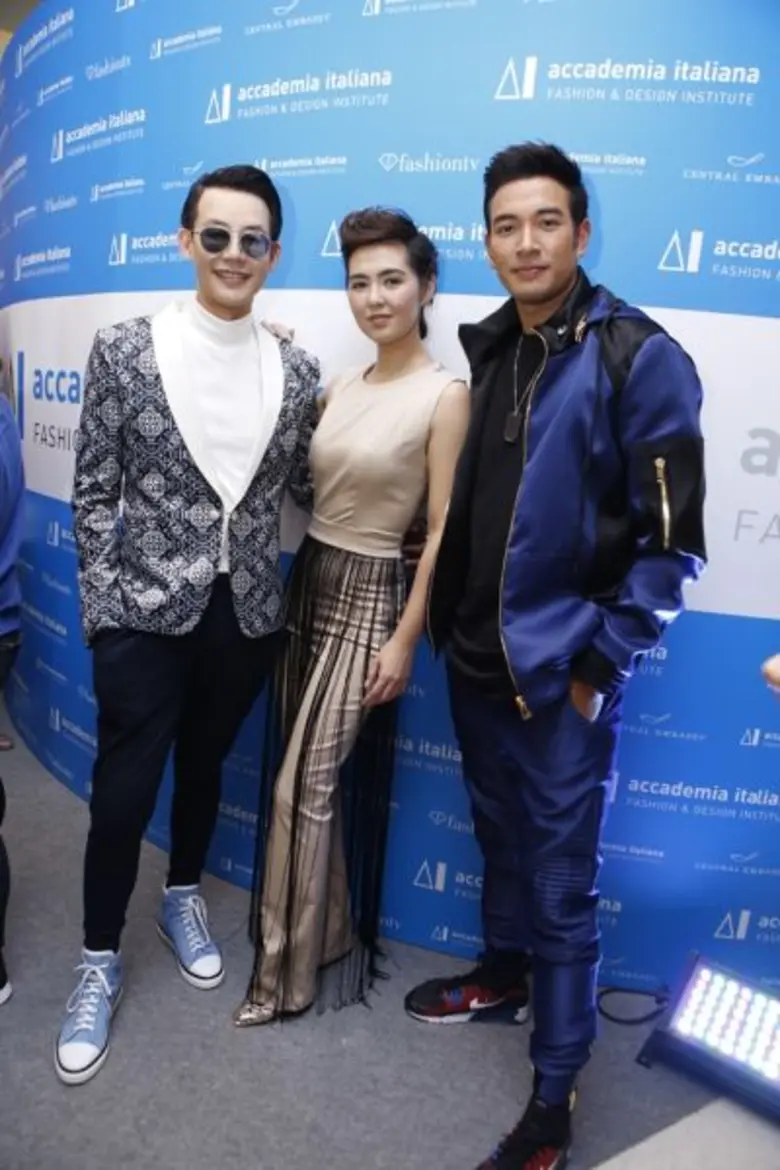 ประกาศความเป็นผู้นำเรื่องแฟชั่นดีไซน์อย่า...