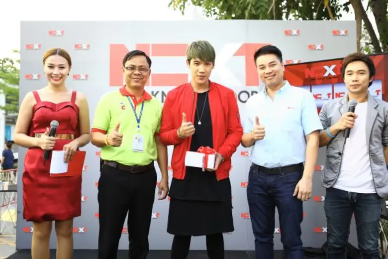 “แกงส้ม – หนูนา” จัดเต็มอิ่มกิจกรรม “NEXT KNOCK DOOR” นำทีมตะลุยมอบความบันเทิงแจกความสุขถึงที่!