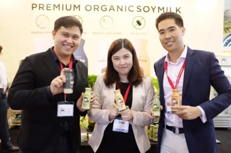 นายสุรนาม พานิชการ กรรมการผู้จัดการ บริษั...