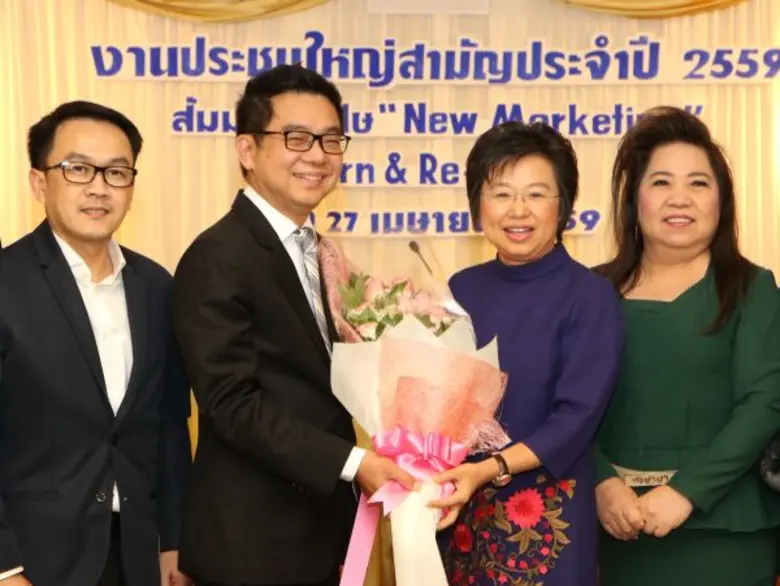 นายอนุวัตร เฉลิมไชย (ที่ 2 จากซ้าย) อดีตน...