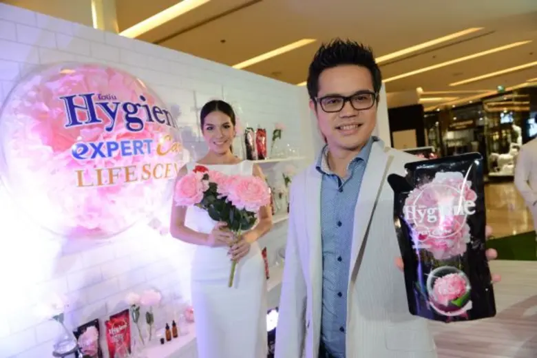 “ไฮยีน” ชูจุดแข็งนวัตกรรม LIFE SCENT? (ไลฟ์เซ้นท์)  เปิดตัวผลิตภัณฑ์และพรีเซ็นเตอร์ใหม่!! คาดรายได้รวมเติบโตเพิ่ม 50%