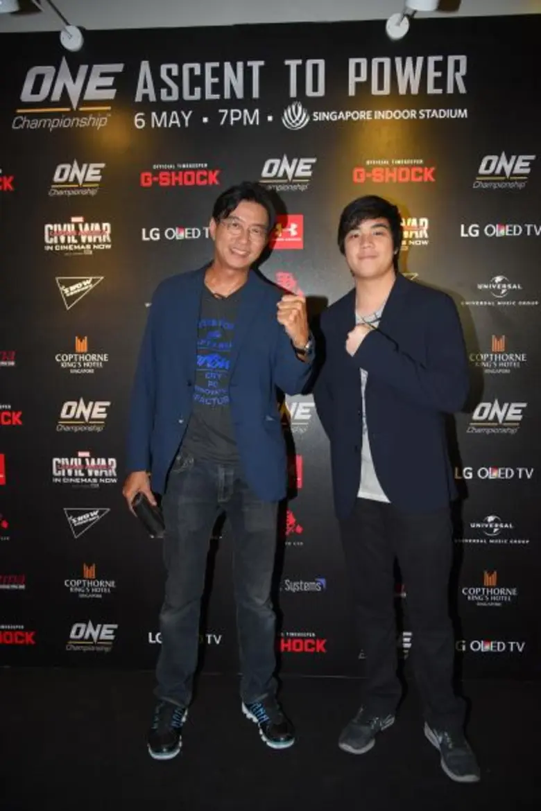 ทำเอานางเอกสาวหวาน แอฟ ทักษอร และ 2 เพื่อ...