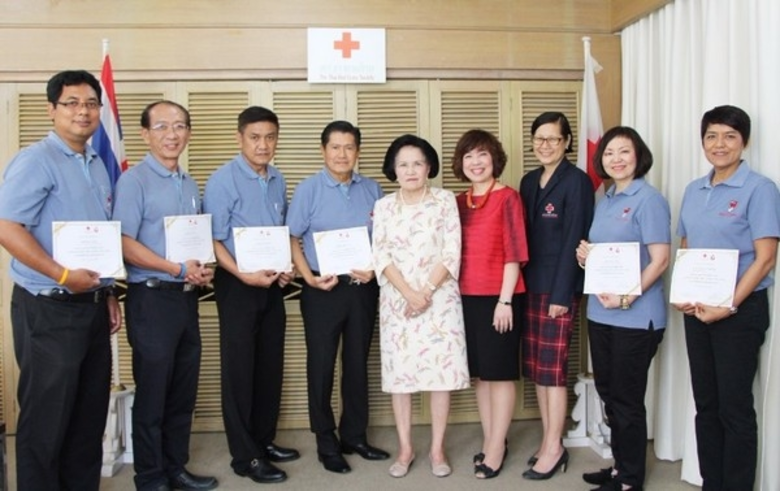 ชมรมบริจาคโลหิตเอสโซ่ พร้อมด้วย บริษัท เอ...