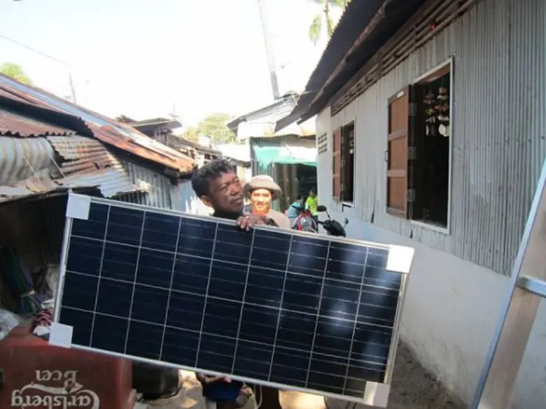 ชาวเลราไวย์ ตื้นตัน มีไฟฟ้าใช้แล้ว หลังรอ...