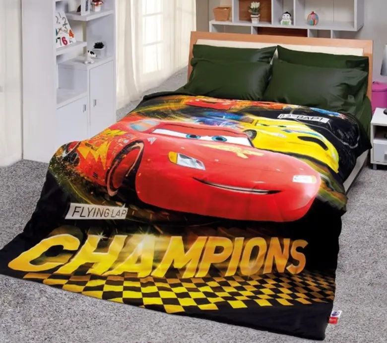 ตกแต่งห้องนอนให้สุดซิ่ง กับผ้าห่มลายอนิเมชั่น Cars
