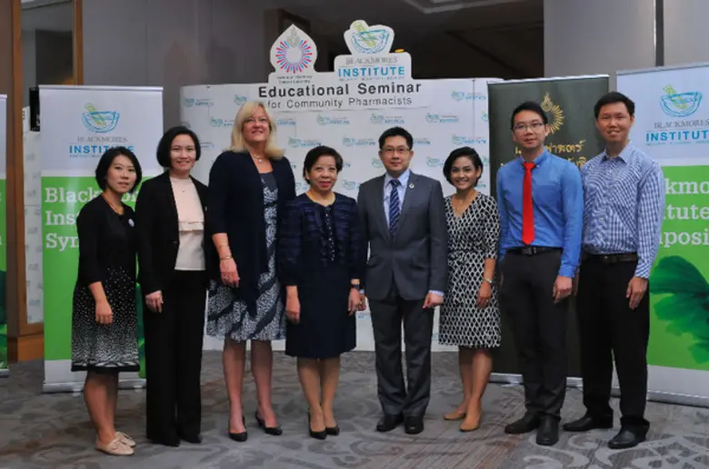 น.ส.ผุสดี สุจิตจร ผู้จัดการทั่วไป และน.ส....