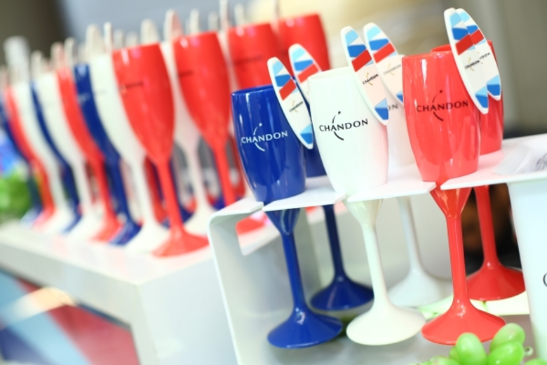 'ชองดอง’ (Chandon) จัดงานปาร์ตี้ชายหาดกลางเมือง เปิดตัว “Chandon Escape” ขวดลิมิเต็ด อิดิชัน คอลเล็คชั่นปี 2016 ดีไซน์สดใส สนุกสนาน รับลมร้อน