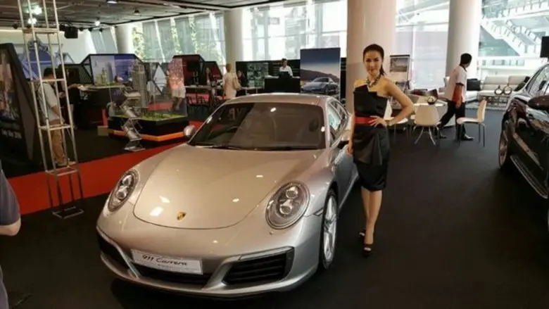 Porsche Thailand presents the new Porsche 911 Carrera and the Porsche Macan at “DPS Luxury Property Showcase 2016”