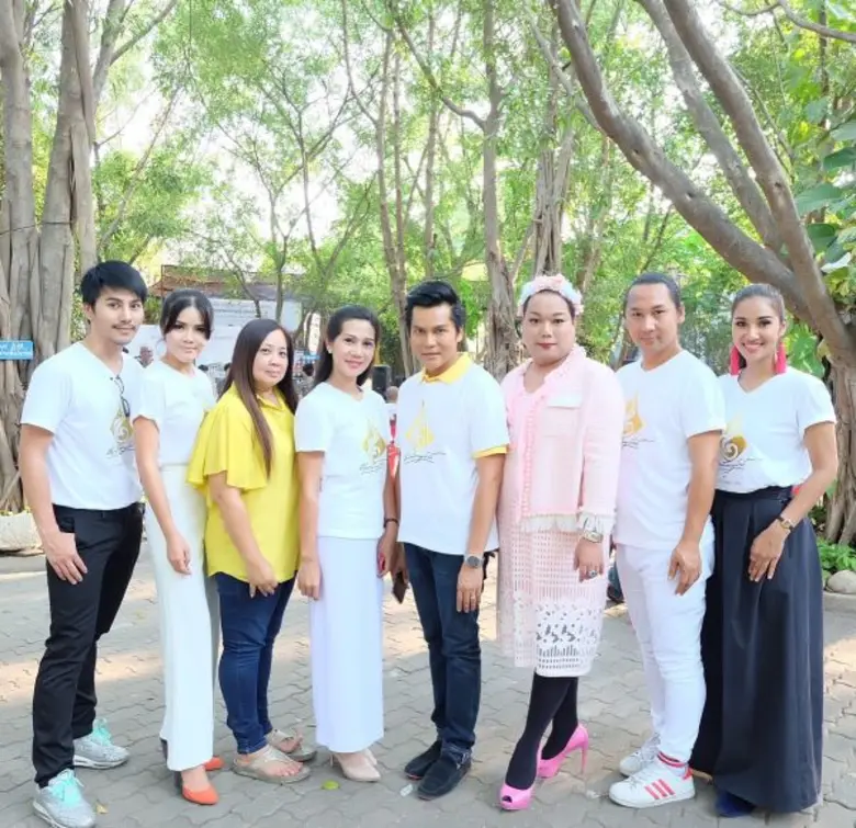 เพ็ญจันทร์-ชายแฮ็คส์ นำทีมร่วมเสวนาหนังสั้น  คำสอนหลวงพ่อปัญญานันทภิกขุ