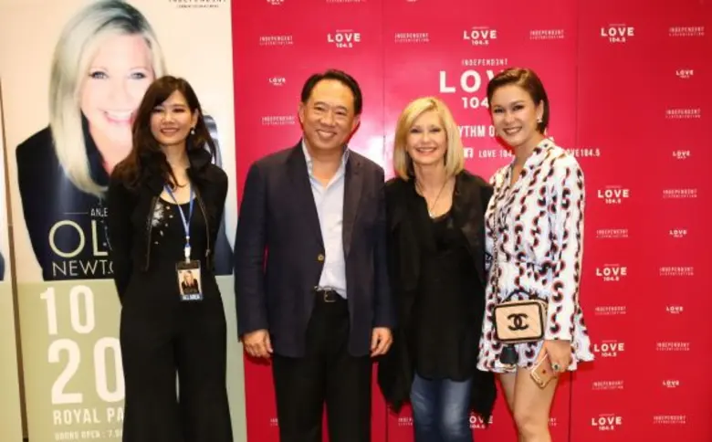 ราชินีเพลงป๊อปสุดคลาสสิคระดับโลก!!! 'โอลิ...