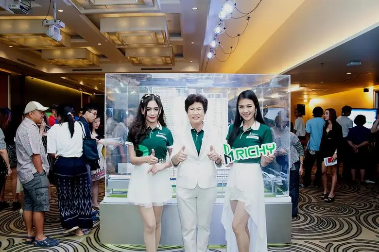 ดร.อาภา อรรถบูรณ์วงศ์ ประธานกรรมการบริหาร...