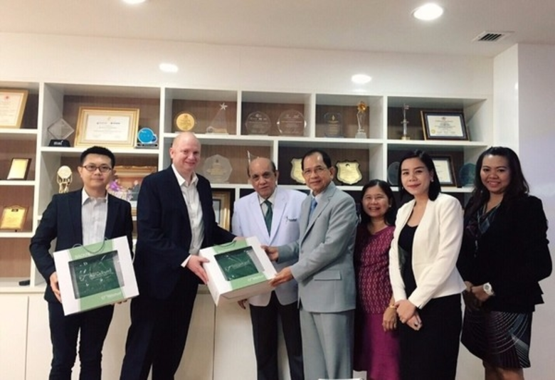 ผู้บริหารโรงพยาบาลไทยนครินทร์ นำโดย ศ.คลิ...