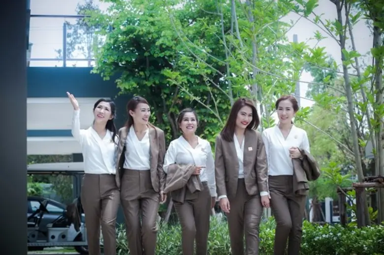 บมจ.มั่นคงฯอวดโฉมยูนิฟอร์มใหม่ทีมงานฝ่ายขาย